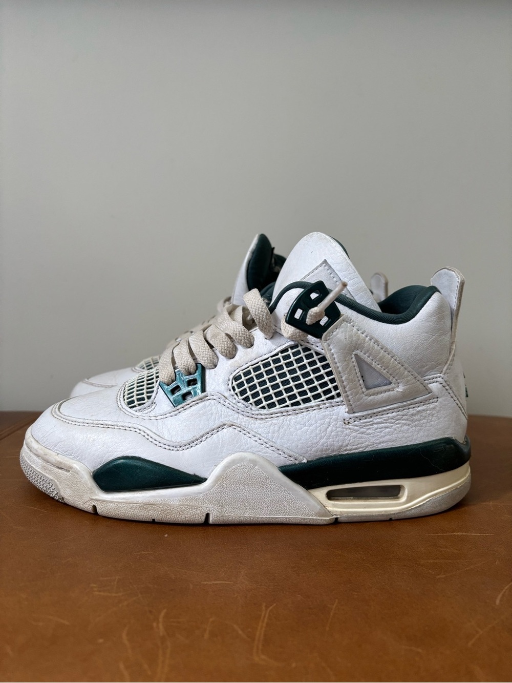 Nike Jordan 4 Youth size 4 - Green & White